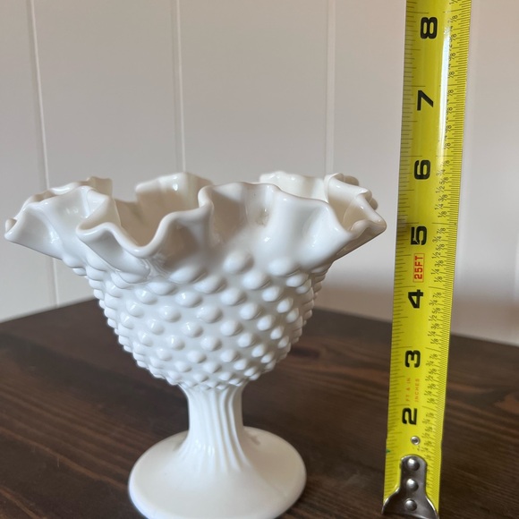 Fenton Milkglass Hobnail Vase - Picture 4 of 4